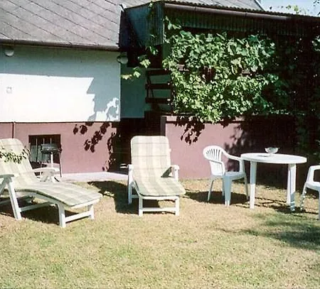 度假居 Holiday Home Balatonfenyves 11 鲍洛通费尼韦什