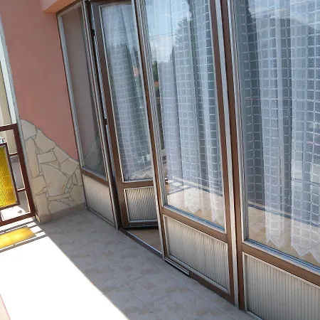 度假居 Holiday Home Balatonfenyves 11
