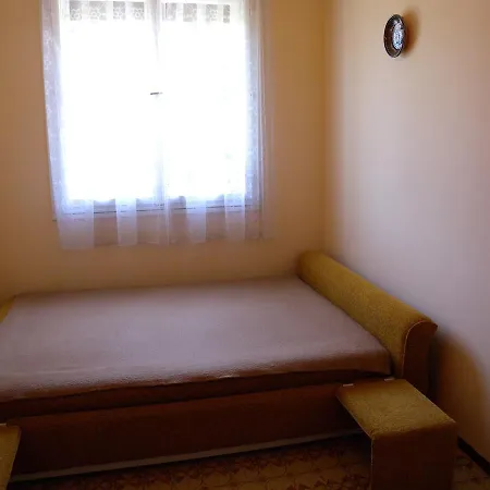 Holiday Home Balatonfenyves 11 度假居 *