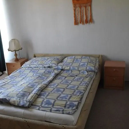 Holiday Home Balatonfenyves 11 鲍洛通费尼韦什